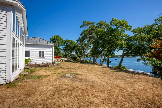 $975,000 | 943 Cundy's Harbor Road, Harpswell, ME 04079
