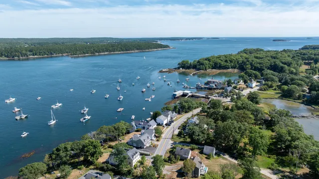 $975,000 | 943 Cundy's Harbor Road, Harpswell, ME 04079
