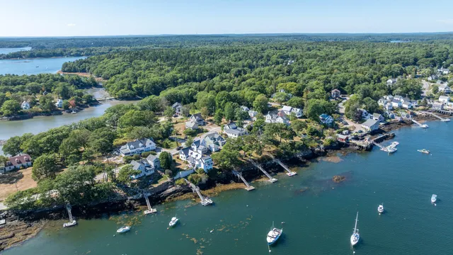 $975,000 | 943 Cundy's Harbor Road, Harpswell, ME 04079