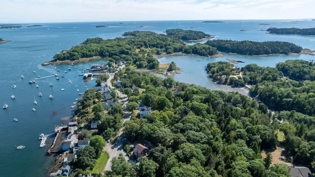 $975,000 | 943 Cundy's Harbor Road, Harpswell, ME 04079