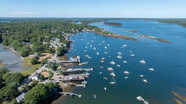 $975,000 | 943 Cundy's Harbor Road, Harpswell, ME 04079