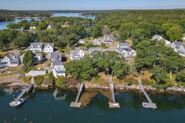 $975,000 | 943 Cundy's Harbor Road, Harpswell, ME 04079
