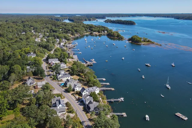 $975,000 | 943 Cundy's Harbor Road, Harpswell, ME 04079