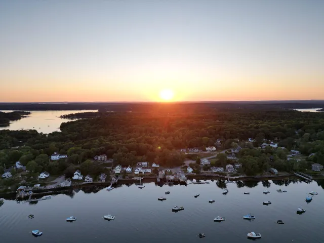 $975,000 | 943 Cundy's Harbor Road, Harpswell, ME 04079