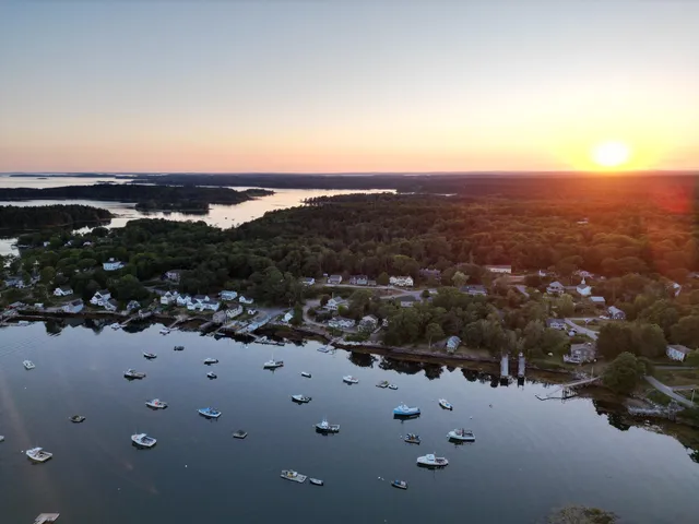 $975,000 | 943 Cundy's Harbor Road, Harpswell, ME 04079