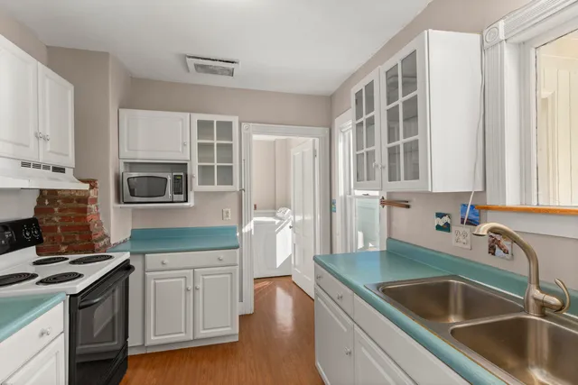 $975,000 | 943 Cundy's Harbor Road, Harpswell, ME 04079