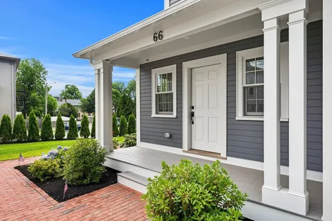 $1,879,000 | 66 Pleasant Street, Unit 2, Marblehead, MA 01945