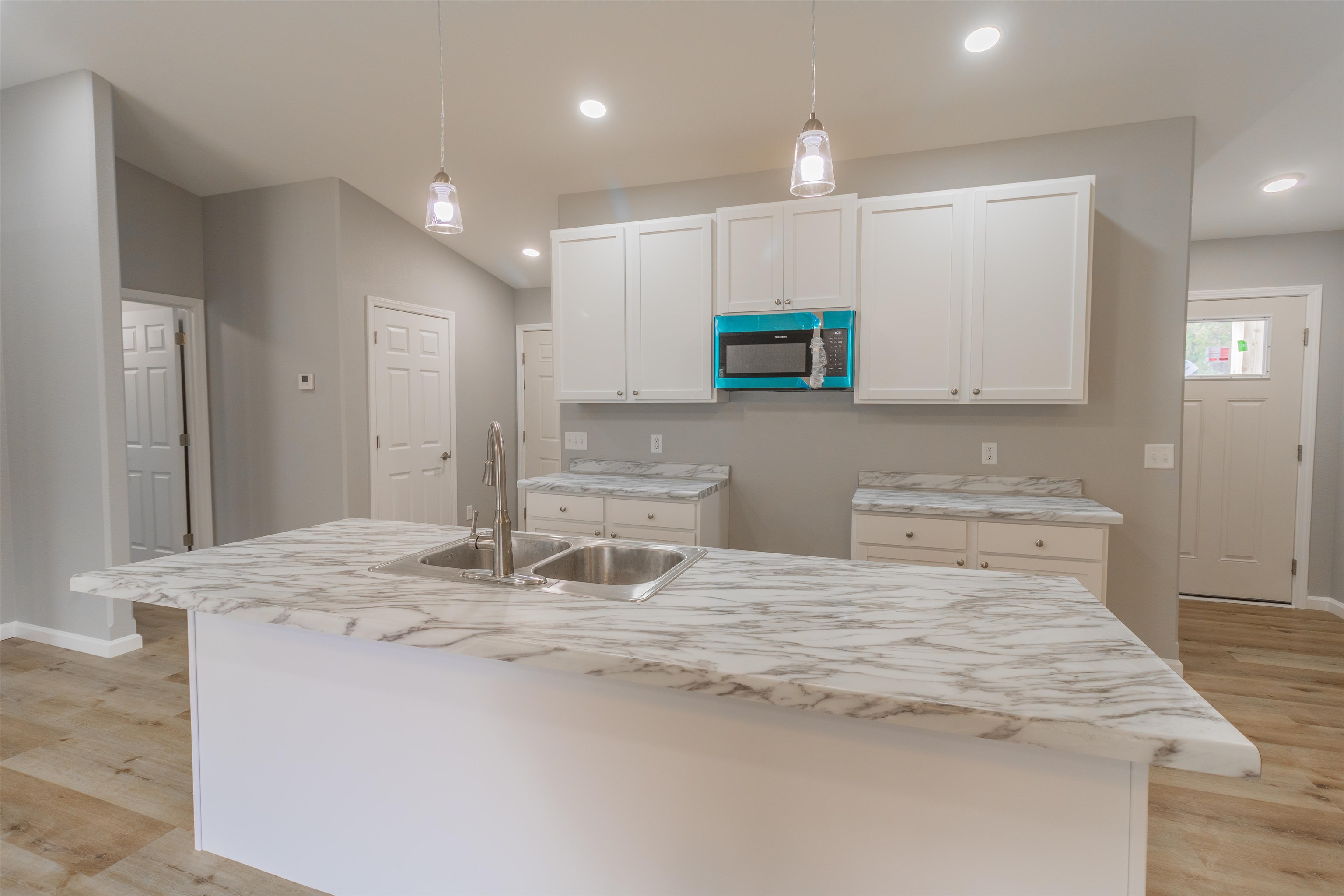 5526 Forest Creek Road Stevens Point, WI 54482 - Photo 7 of 26