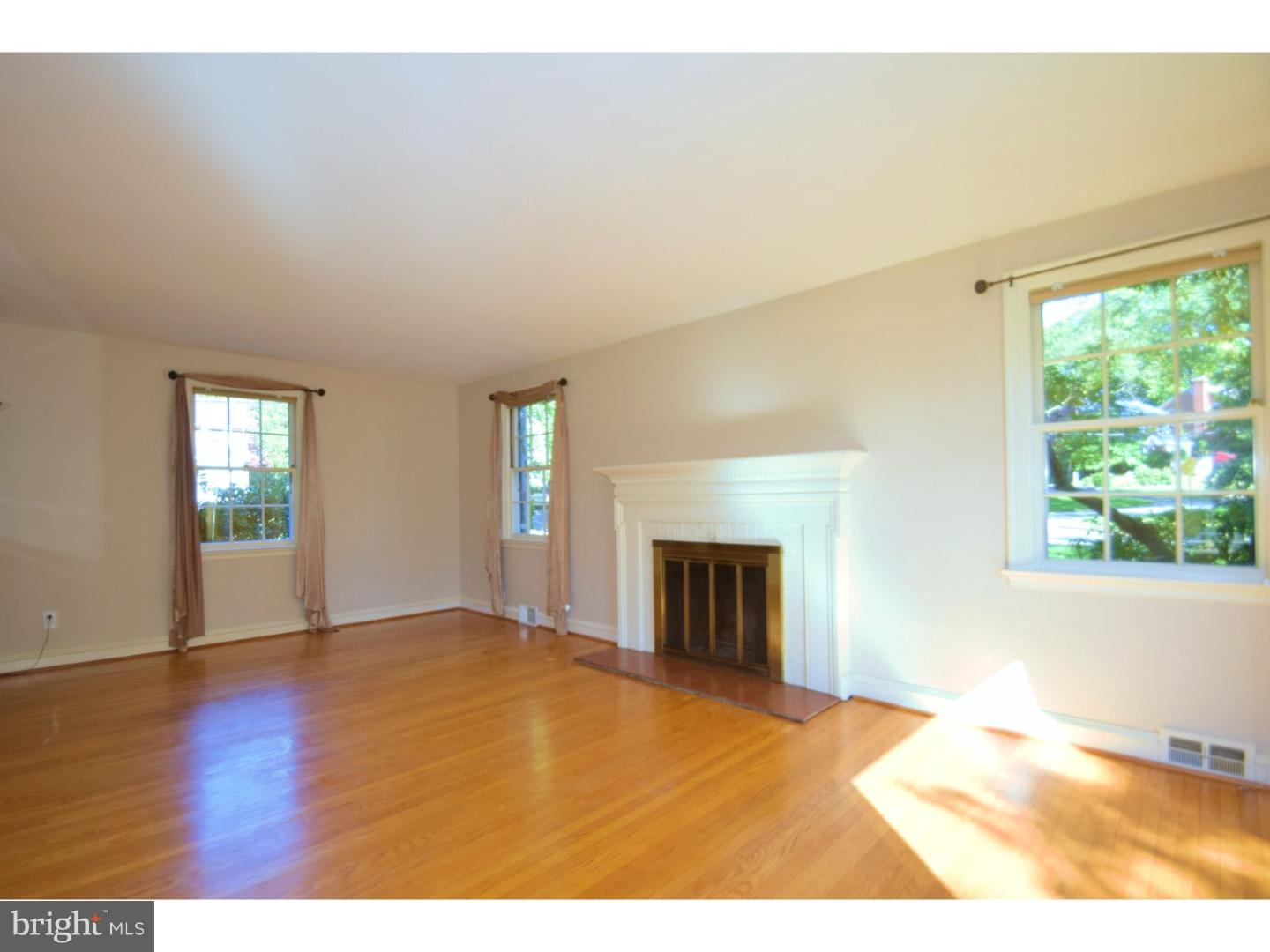 528 Lindley Road Glenside, PA 19038 - Photo 6 of 23 Gallery Image 6