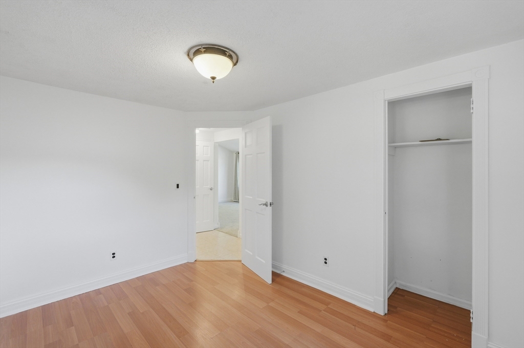 251 Shady Brook Lane Springfield, MA 01118 - Photo 18 of 32