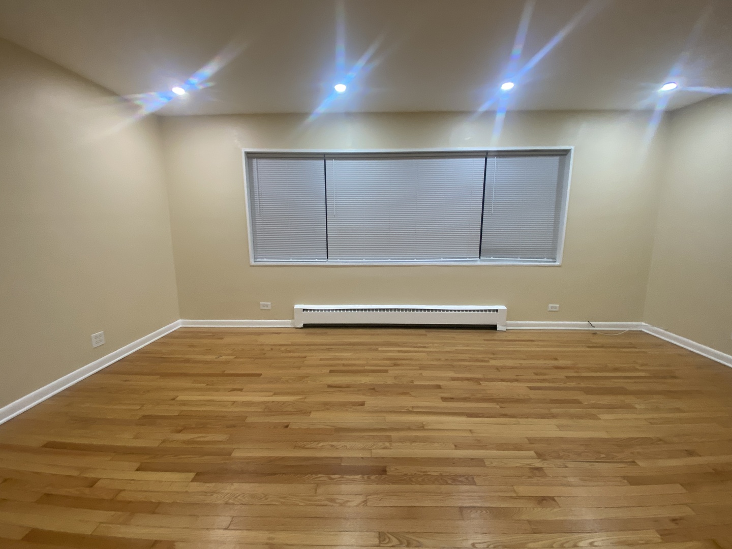 501 Sheridan Road, Unit A1 Evanston, IL 60202 - Photo 12 of 30 a view of an empty room
