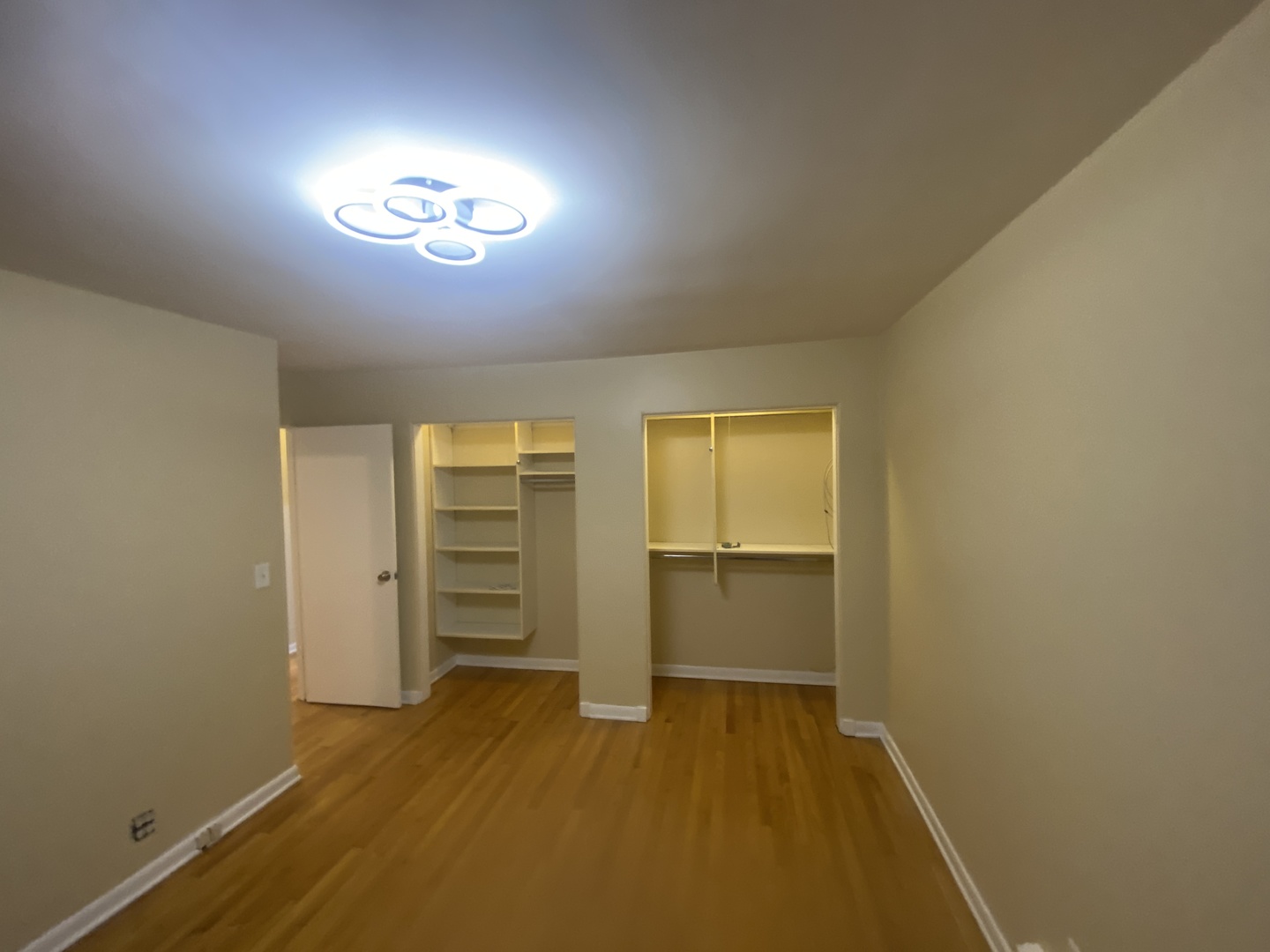 501 Sheridan Road, Unit A1 Evanston, IL 60202 - Photo 24 of 30 a view of an empty room and a window