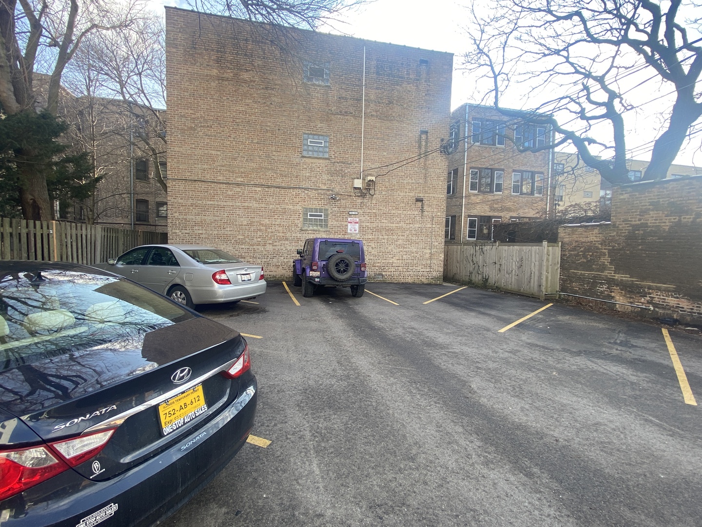 501 Sheridan Road, Unit A1 Evanston, IL 60202 - Photo 5 of 30 a cars parked on the side of a street