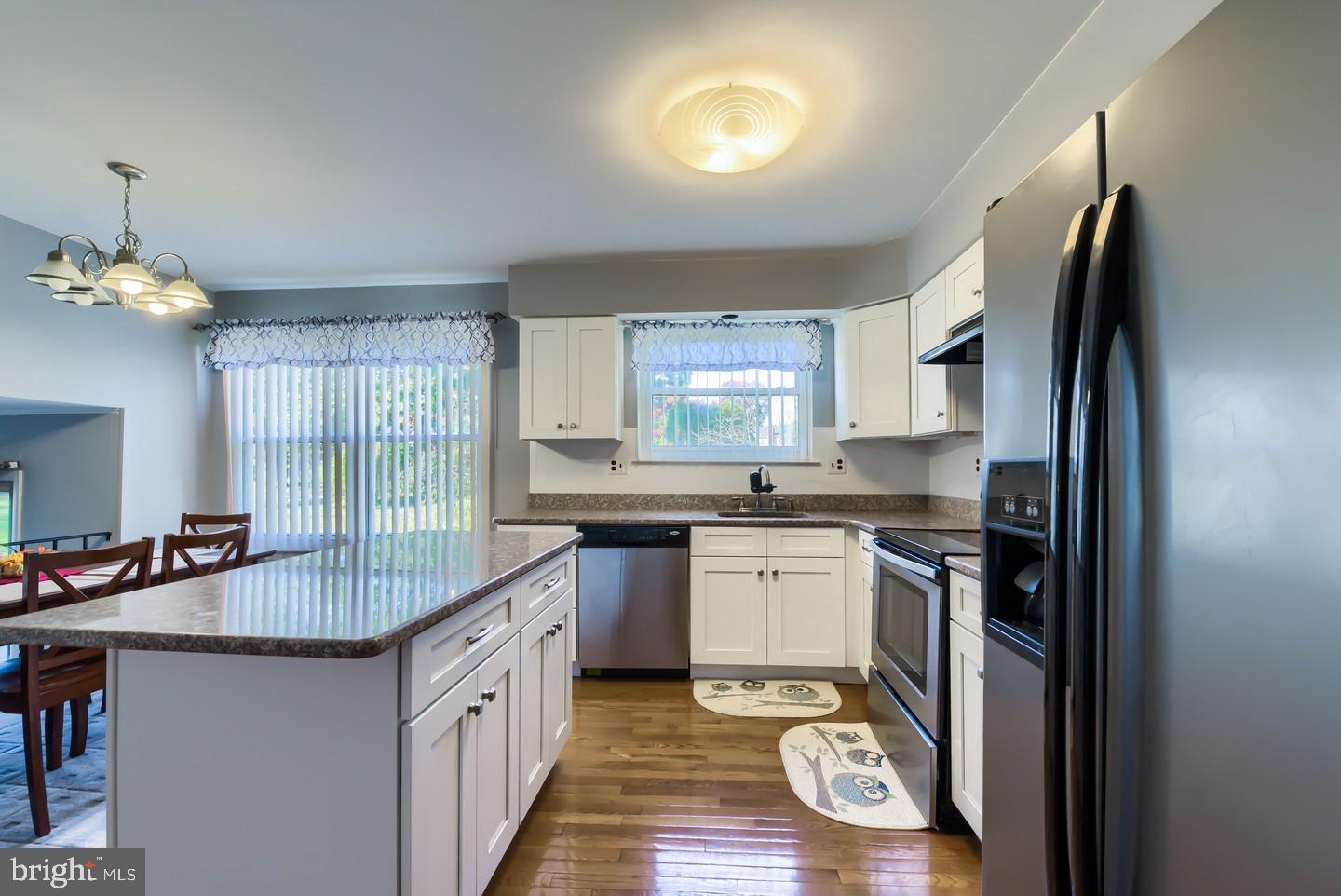 16 Banner Road Cherry Hill, NJ 08003 - Photo 12 of 32