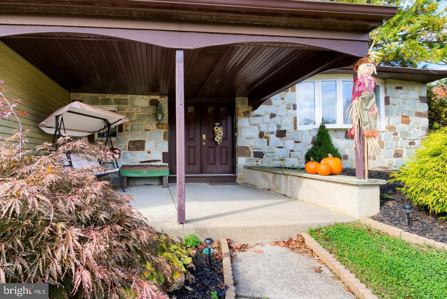 16 Banner Road Cherry Hill, NJ 08003 - Photo 3 of 32