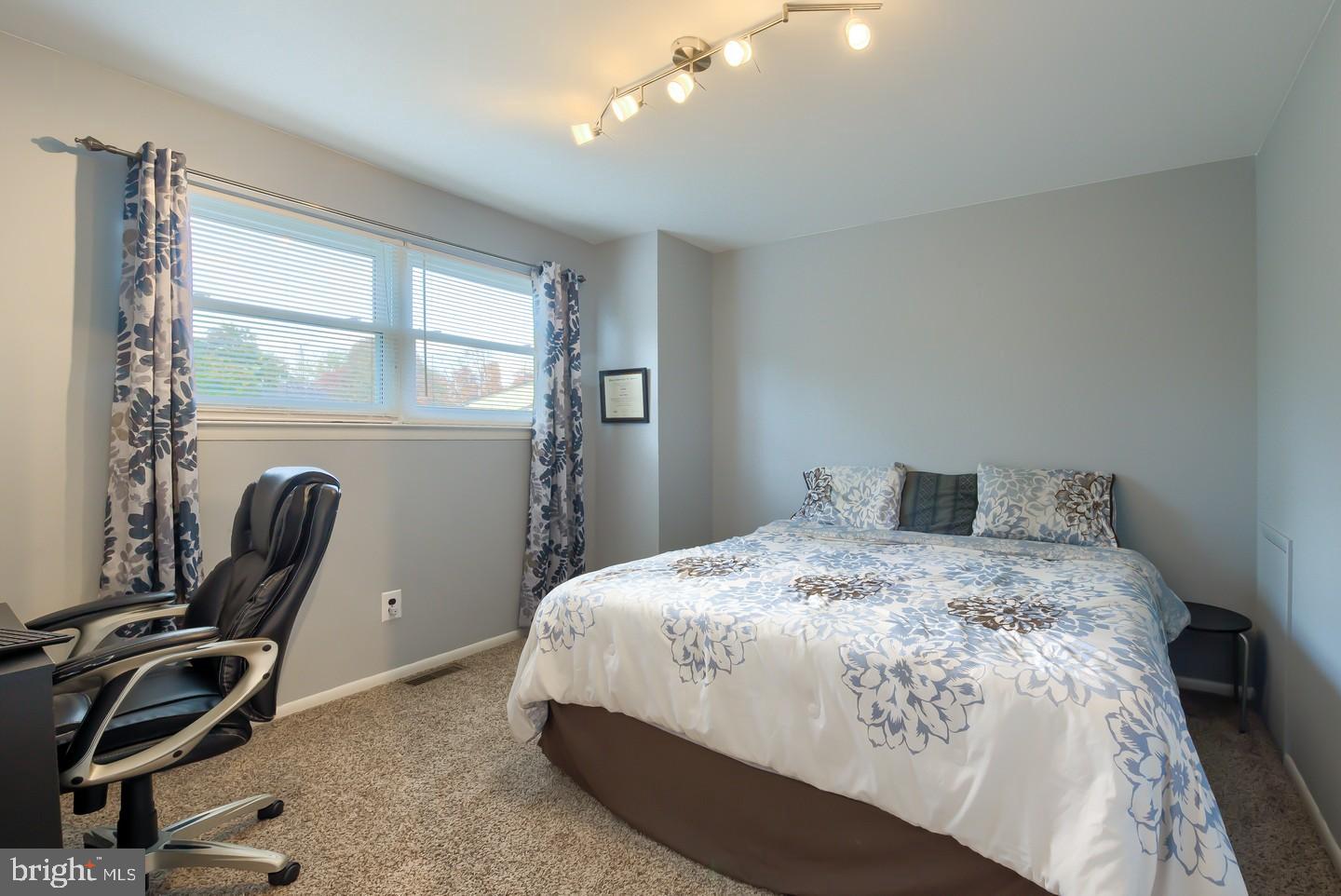 16 Banner Road Cherry Hill, NJ 08003 - Photo 29 of 32