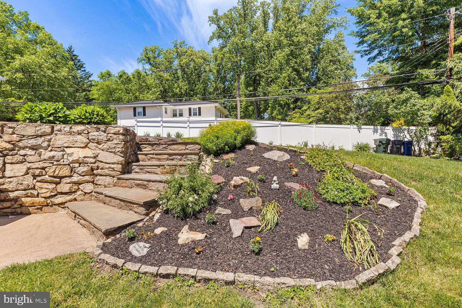 1913 Jody Road Meadowbrook, PA 19046 - Photo 32 of 39 Beautifully maintained Landscaping