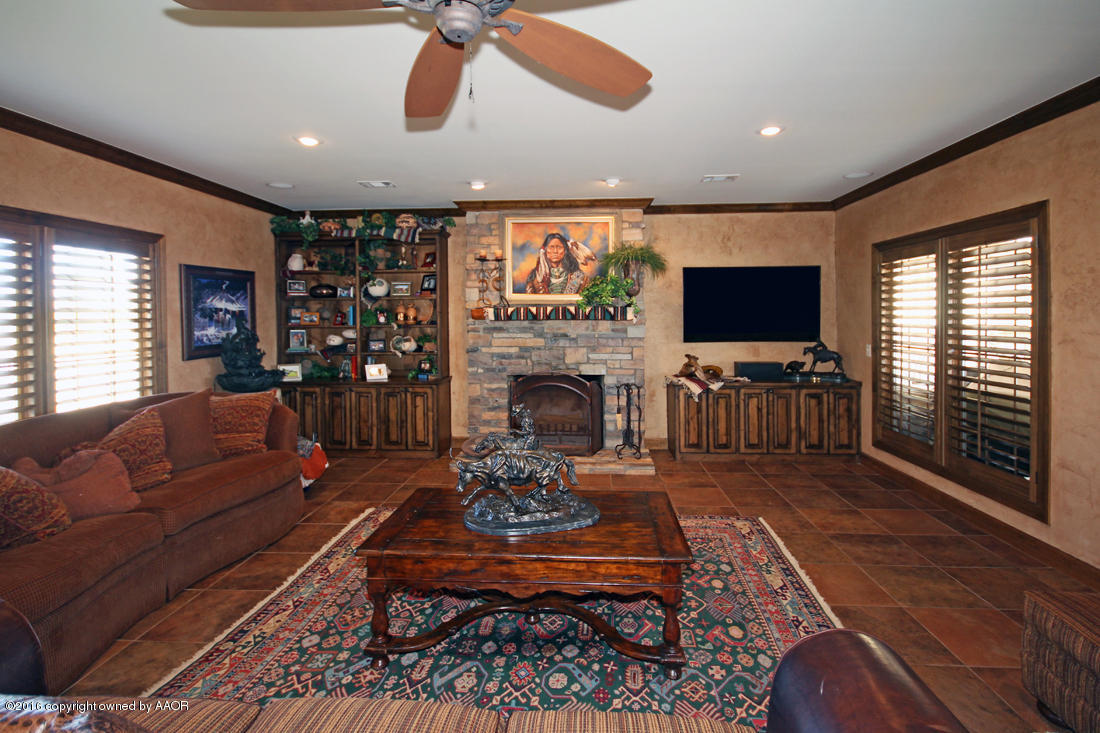 1009 Girl Scout Road Amarillo, TX 79124 - Photo 11 of 81 Living Area