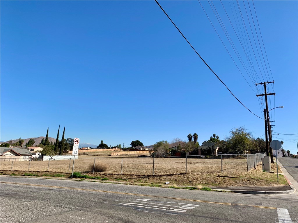 1684 Orange Street Riverside, CA 92501 - Photo 1 of 1