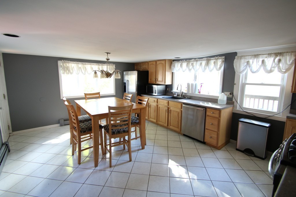 40 Chestnut Street Saugus, MA 01906 - Photo 4 of 25 Gallery Image 4