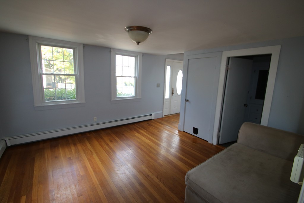 40 Chestnut Street Saugus, MA 01906 - Photo 8 of 25 Gallery Image 8