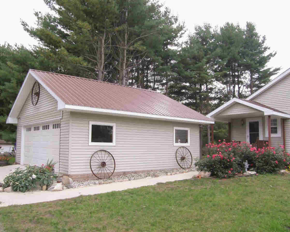 13380 South Hemlock Road Chesaning, MI 48616 - Photo 8 of 23 21340871-7.JPG