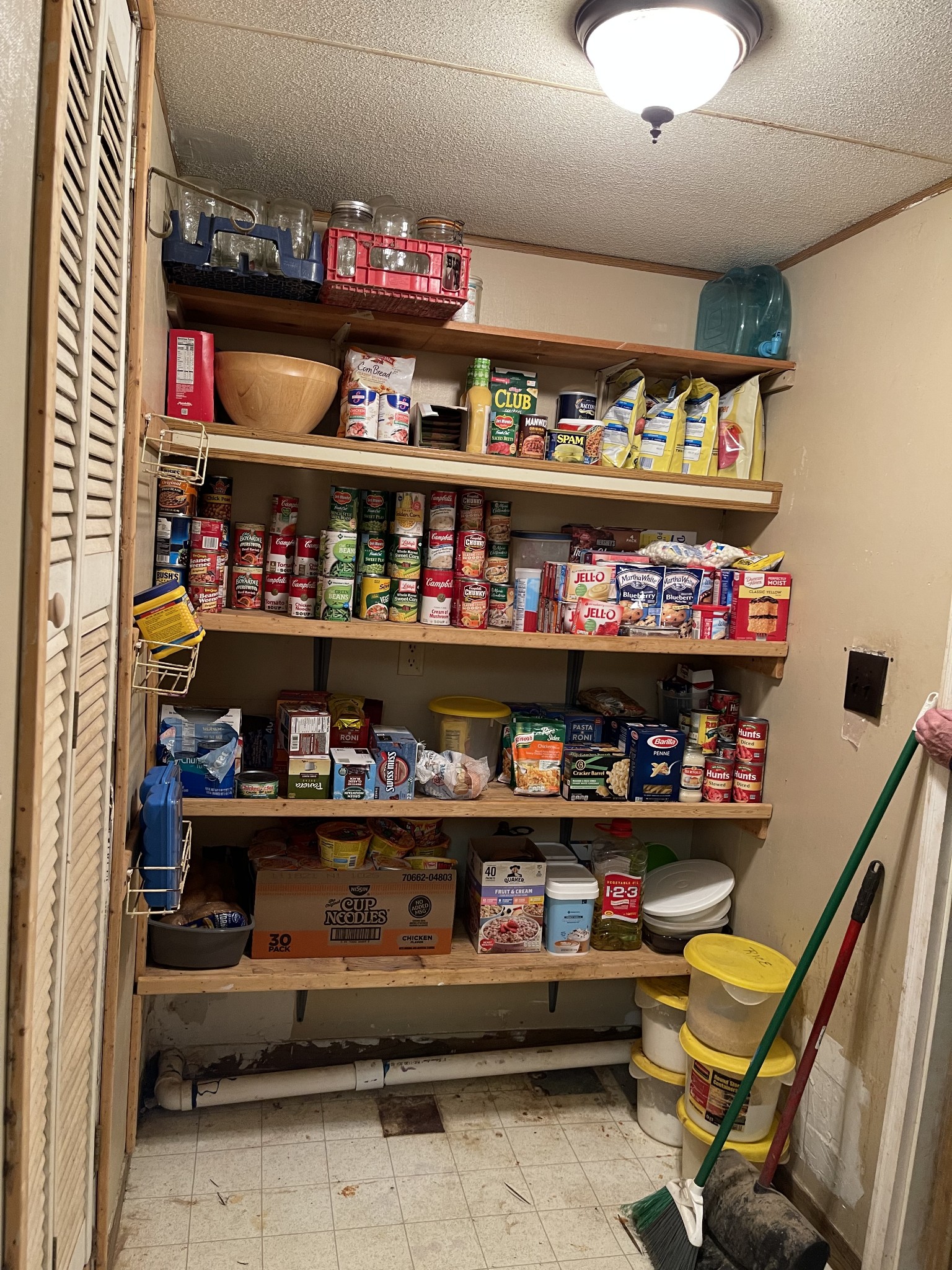 4426 William Woodard Road Springfield, TN 37172 - Photo 8 of 17 a room with storage and utility