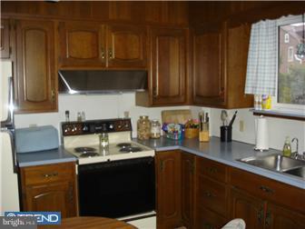 45 Cacoosing Avenue Sinking Spring, PA 19608 - Photo 3 of 10