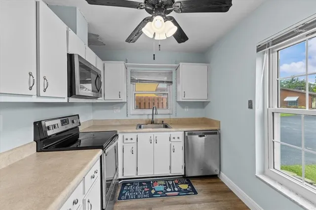 $2,400 | 503 Southeast 5th Circle, Boynton Beach, FL 33435