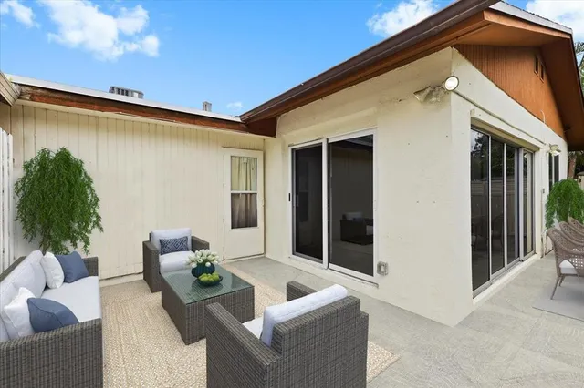 $2,400 | 503 Southeast 5th Circle, Boynton Beach, FL 33435