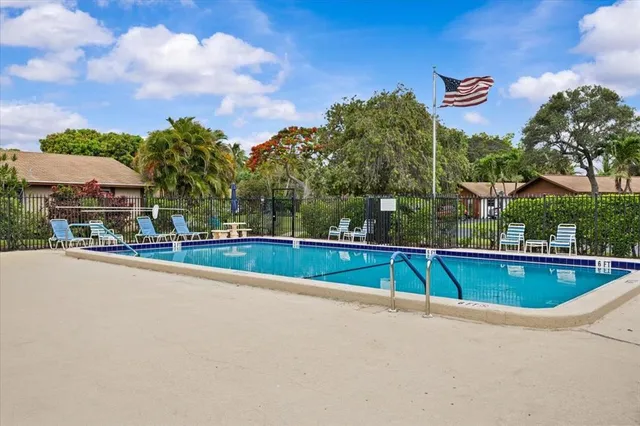 $2,400 | 503 Southeast 5th Circle, Boynton Beach, FL 33435