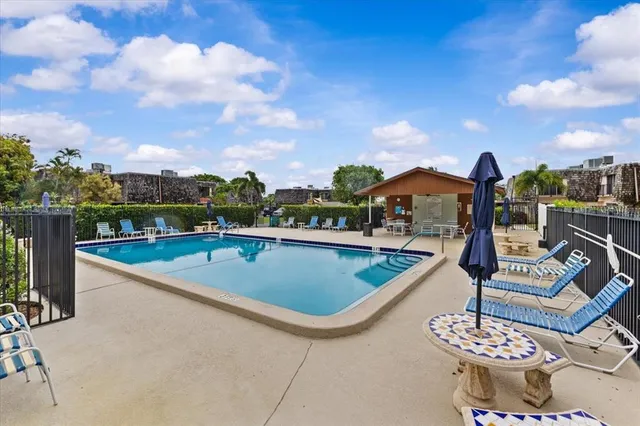 $2,400 | 503 Southeast 5th Circle, Boynton Beach, FL 33435