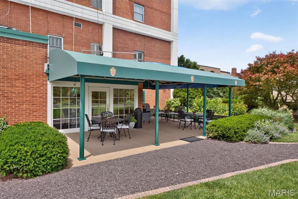 710 South Hanley Road, Unit 10A Clayton, MO 63105 - Photo 27 of 33