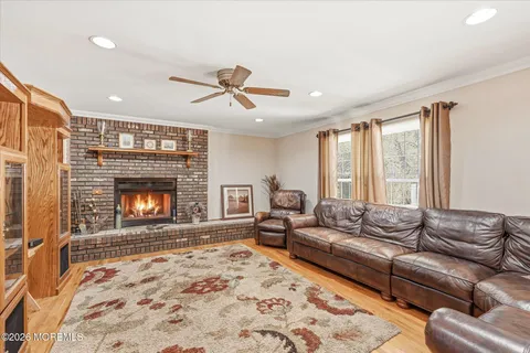 $899,900 | 5 McCaffery Road, Manalapan, NJ 07726