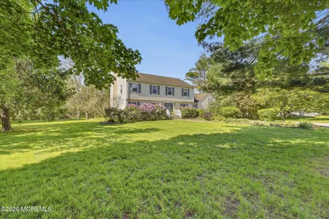$899,900 | 5 McCaffery Road, Manalapan, NJ 07726