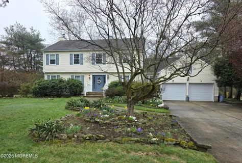 $899,900 | 5 McCaffery Road, Manalapan, NJ 07726