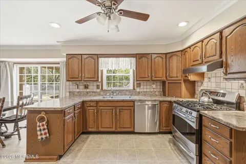 $899,900 | 5 McCaffery Road, Manalapan, NJ 07726