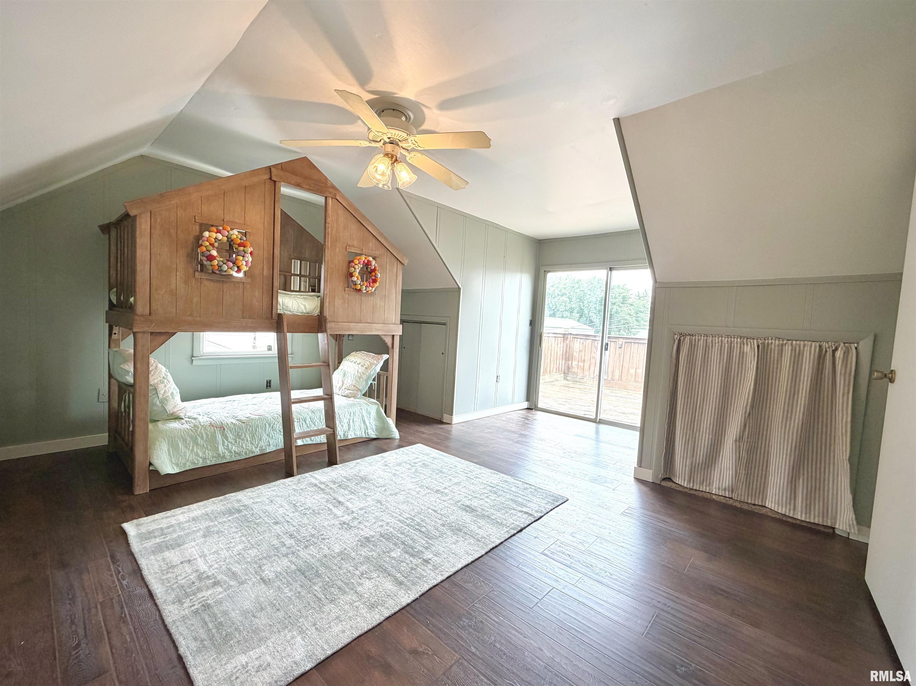 135 10th Street Carmi, IL 62821 - Photo 26 of 42