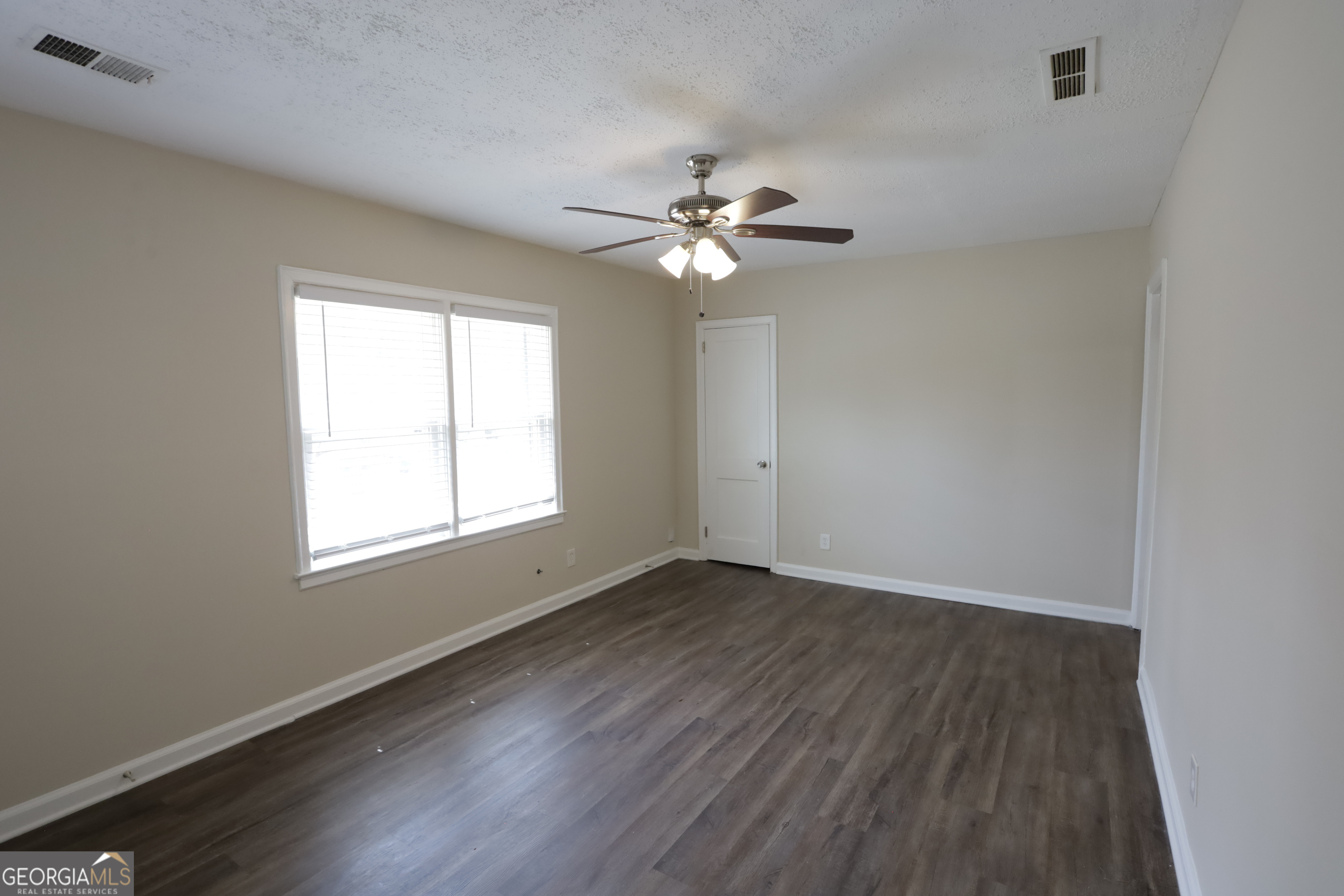 4242 Timber Valley Court Decatur, GA 30032 - Photo 4 of 12