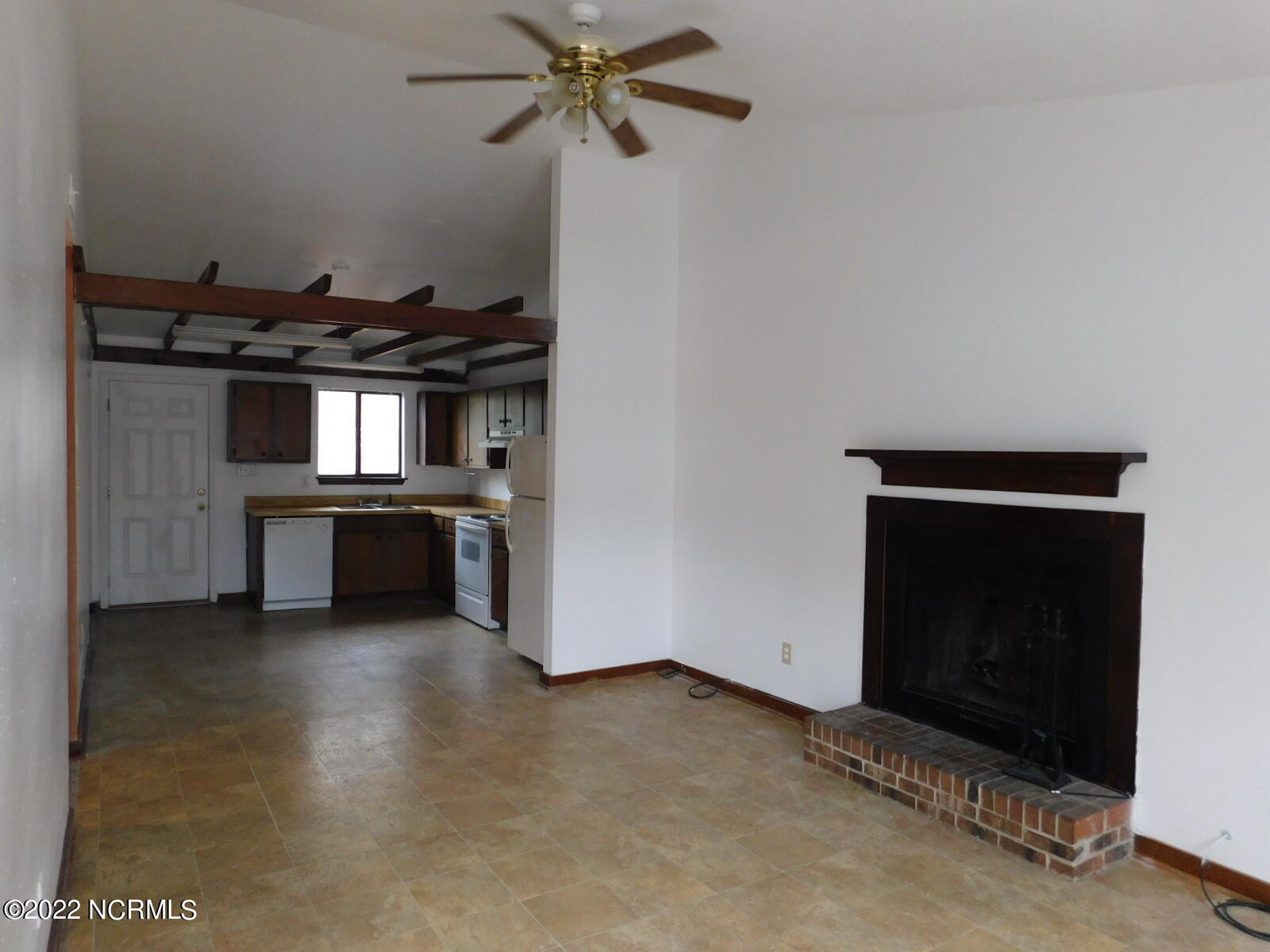 9 Cedar Ridge Court Havelock, NC 28532 - Photo 2 of 13 DSCN1252