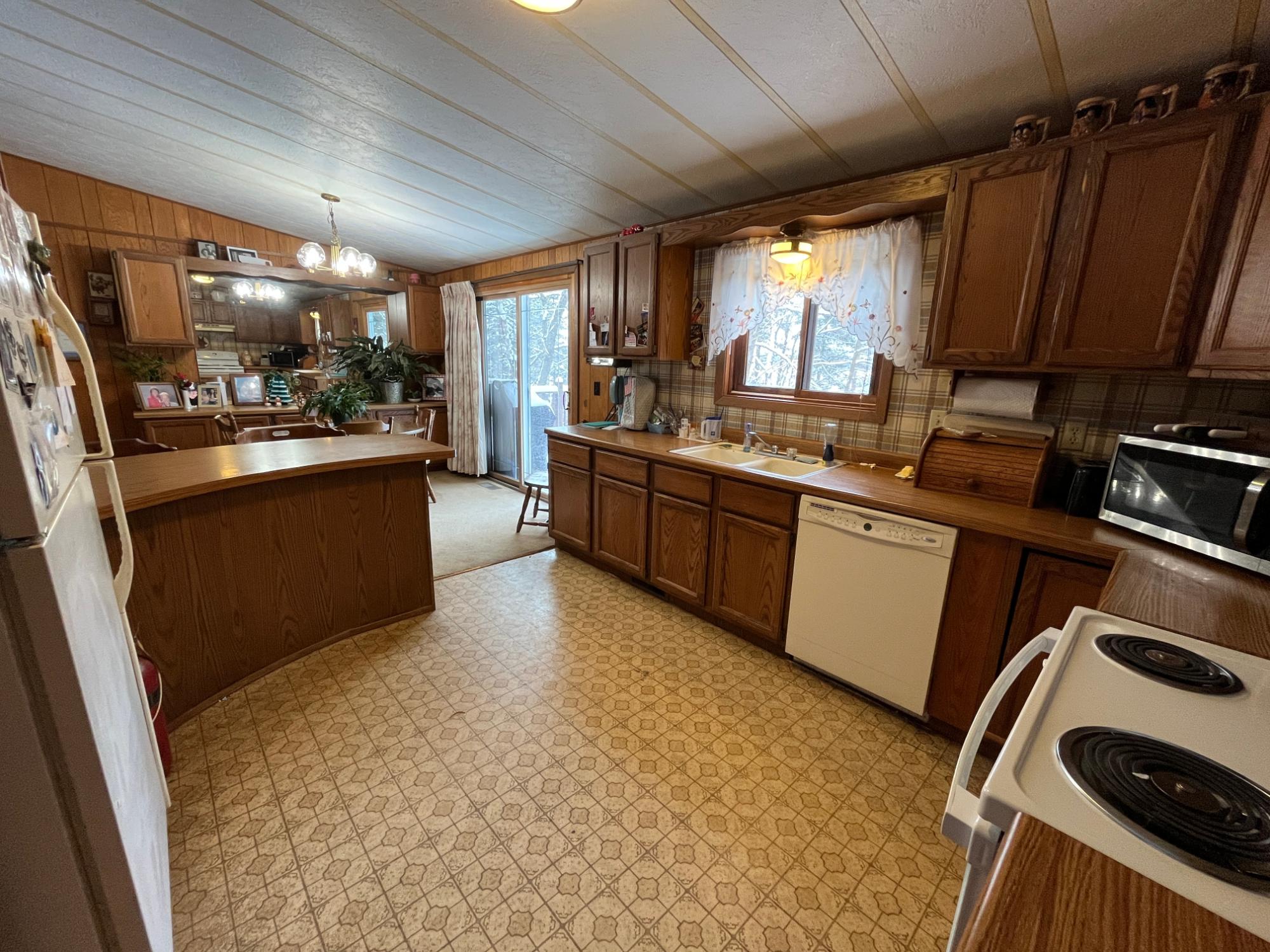 7265 Bay Road Rhinelander, WI 54501 - Photo 9 of 40 Gallery Image 9