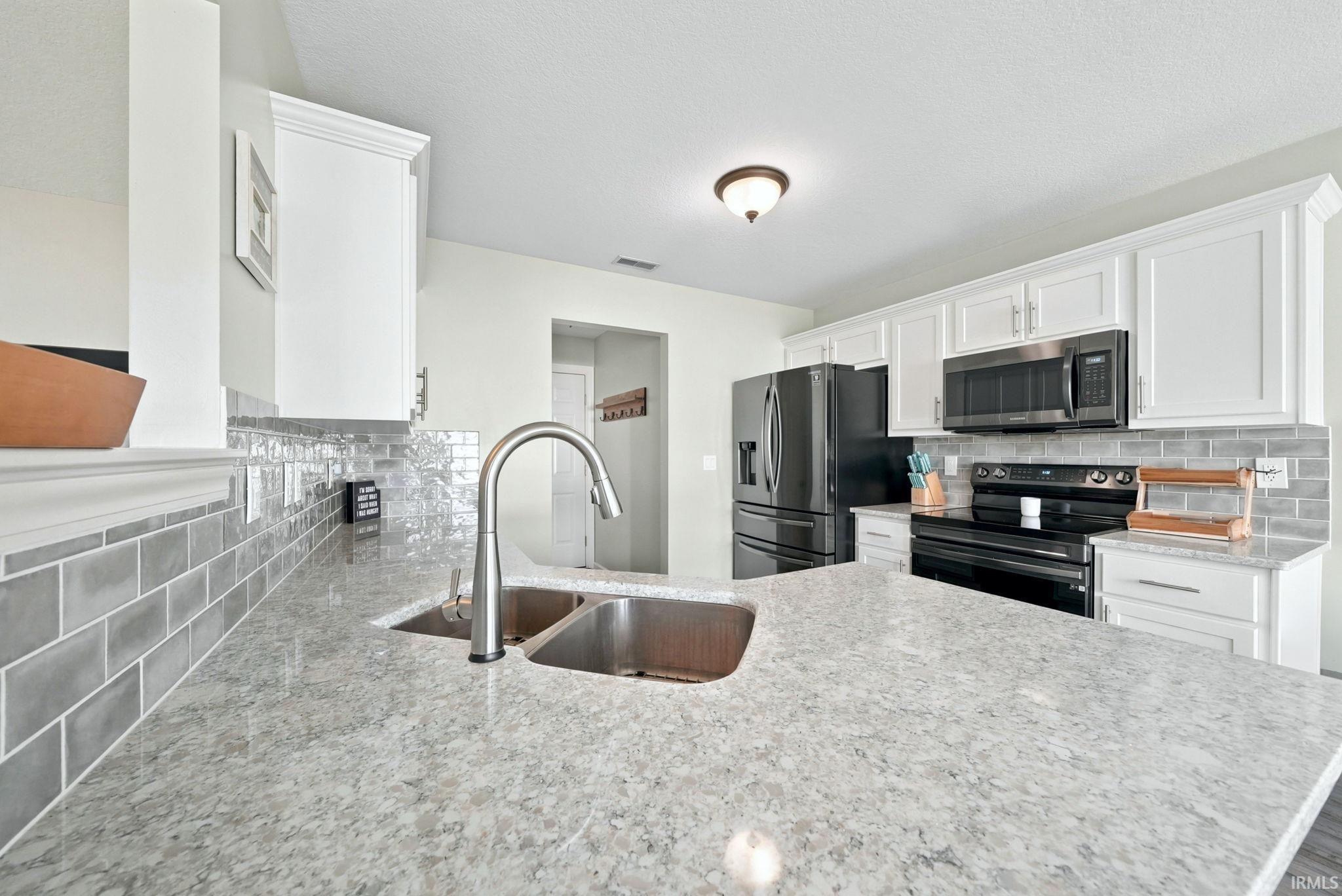 825 Innkeepers Court Waterloo, IN 46793 - Photo 13 of 42