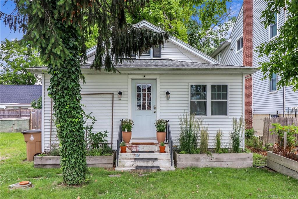 60 Iroquois Road, Stamford, CT 06902 Compass