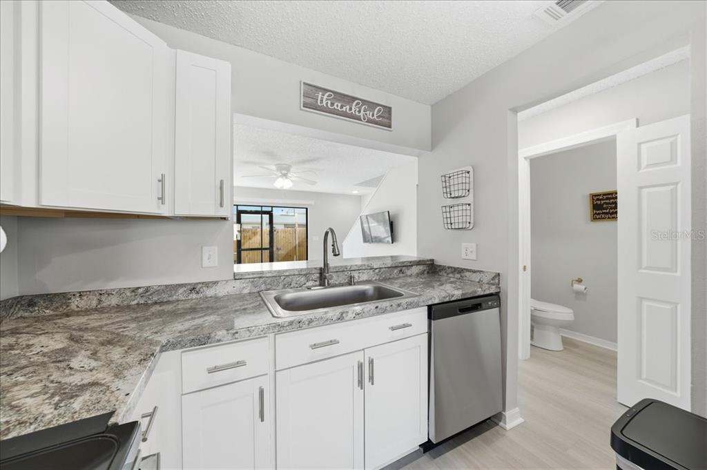 1453 Highland Ridge Circle Brandon, FL 33510 - Photo 10 of 46