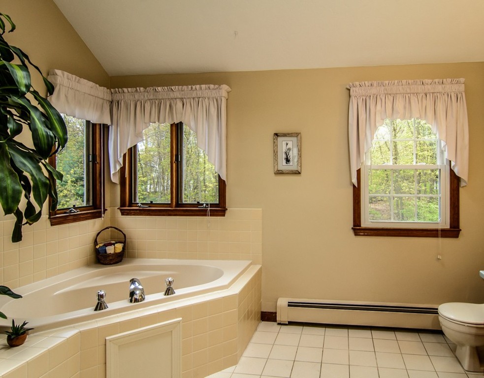39 Wayside Road Westborough, MA 01581 - Photo 21 of 30 Gallery Image 21