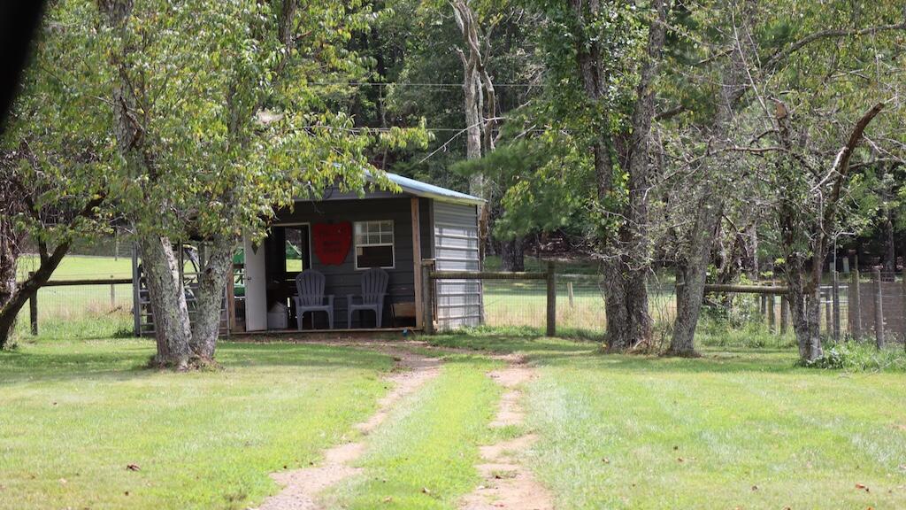 1247 Cannady School Road Southeast Floyd, VA 24091 - Photo 3 of 54 front view of a house with a yard
