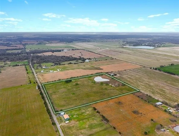 $355,000 | 926 County Road 2225, Ivanhoe, TX 75447