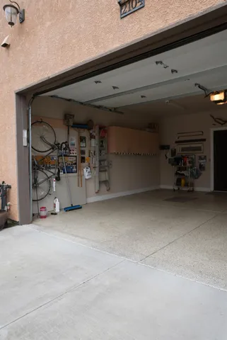 $575,999 | 2104 Tienda Drive, Lodi, CA 95242