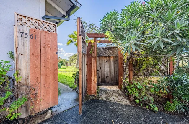 a view of a pathway of a house