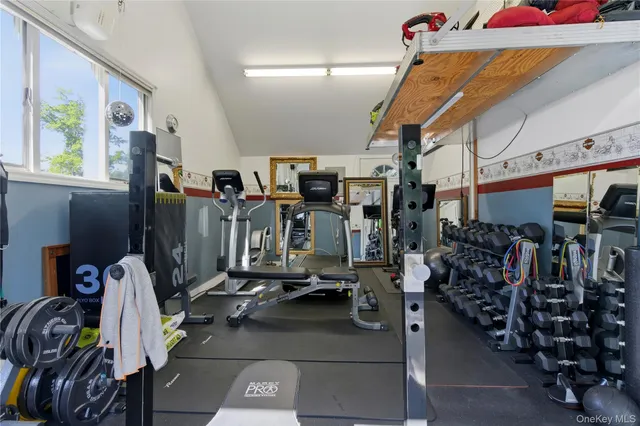 $1,699,000 | 419 Centre Island Road, Centre Island, NY 11771